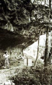antique photo of the bluff shelter